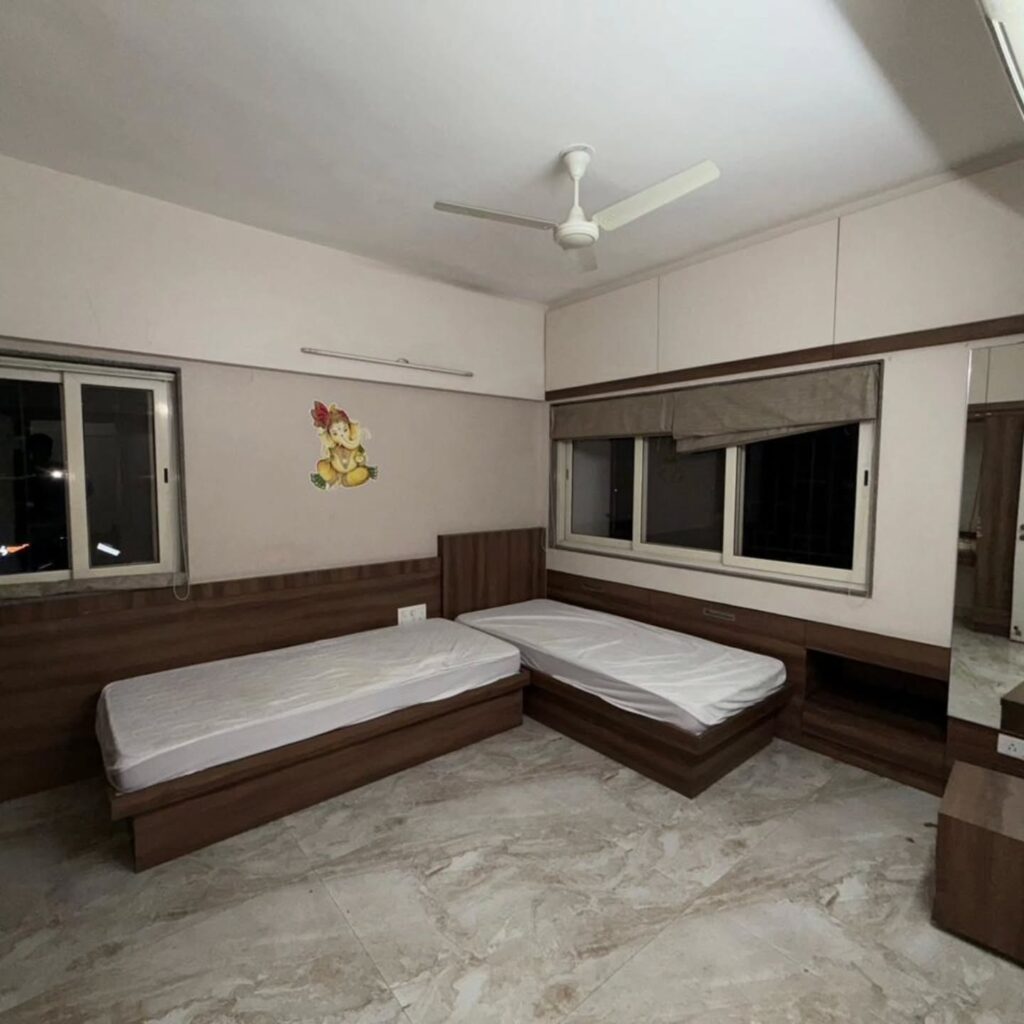 3BHK Flat/Apartment in Karishma Society