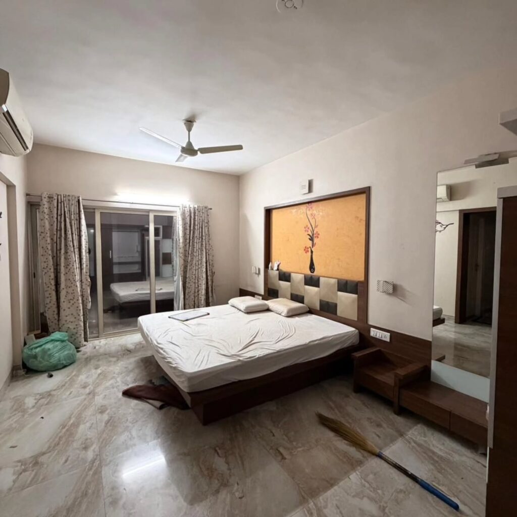 3BHK Flat/Apartment in Karishma Society